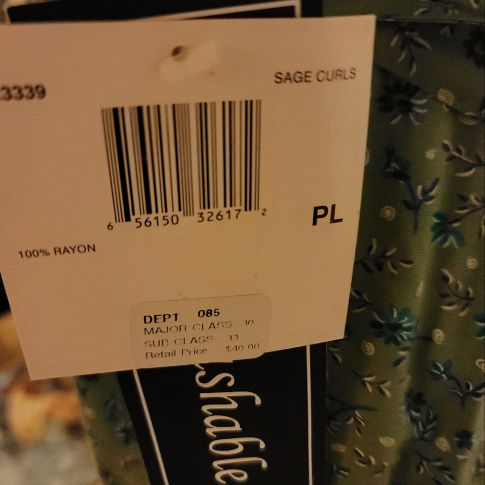 Eriks Petite dress short sleeve 100 % rayon and washable